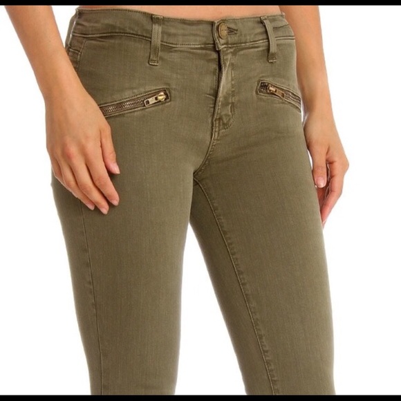 Current Elliot’s - Picture 1 of 4